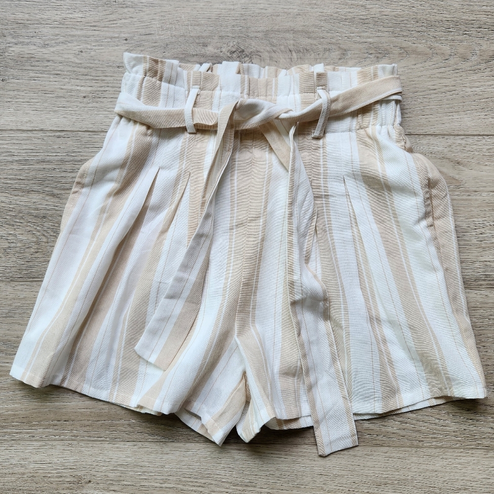 Blue Rain Francesca's Paper Bag Tan Cream White Striped Shorts Womens Small Nwt